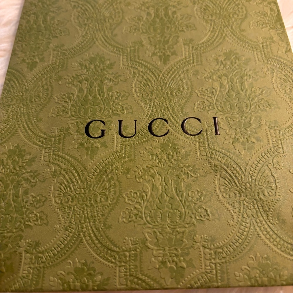 Gucci Green Gift Bag Like New - Picture 3 of 8